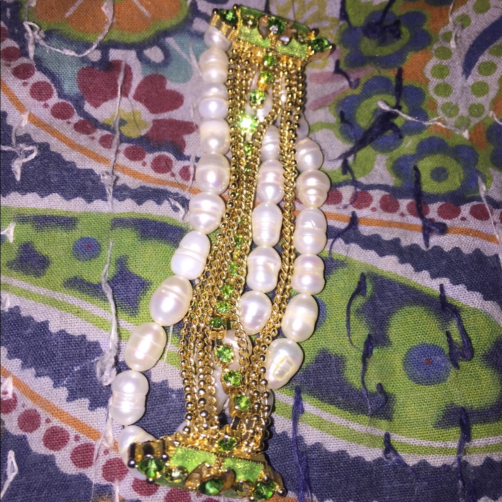 Faux Pearl and Green Gemstone Bracelet - Picture 3 of 4